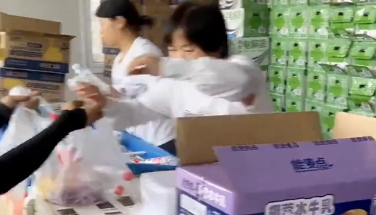 Şantiyede işçilere verilen günlük atıştırmalıklar takdir topladı