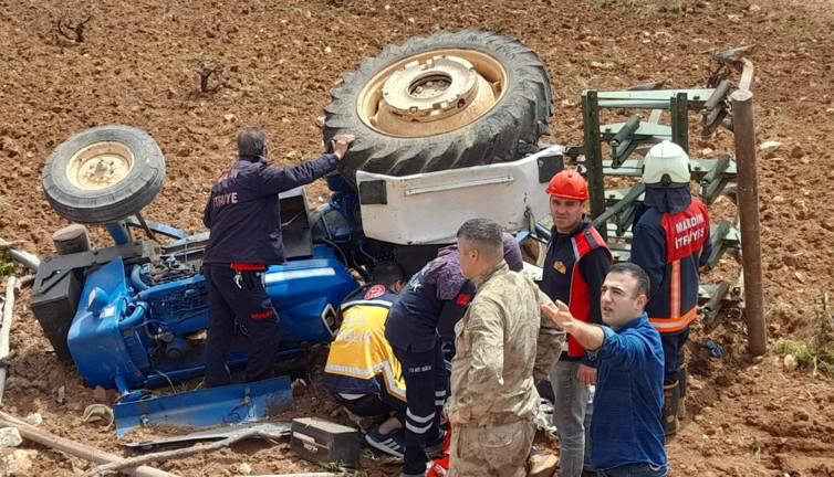 Mardin’de devrilen traktörün sürücüsü öldü (24 Nisan 2024)