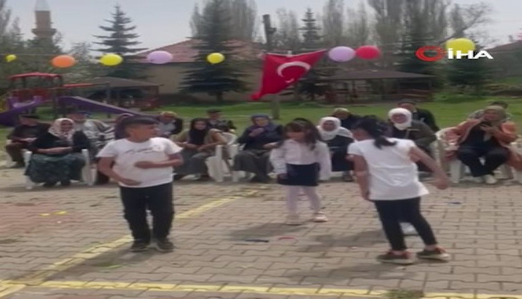 4 öğrencili okulda 23 Nisan kutlaması düzenlendi