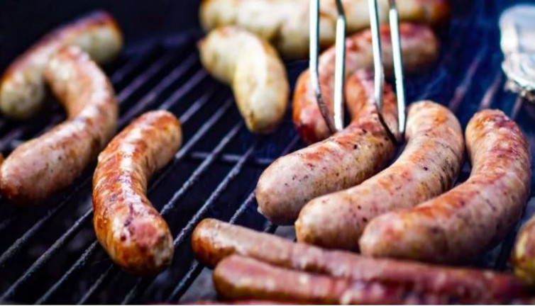 Sosiste ölümcül tehlike. Ağzınıza bile sürmeyin