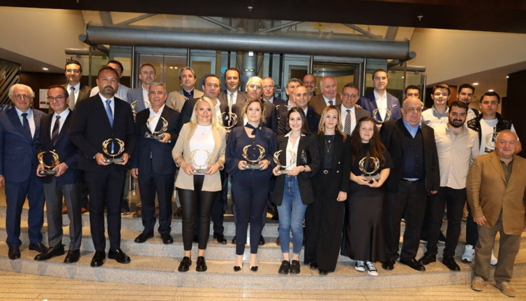 Hububat bakliyat yağlı tohumlar sektörünün yıldızları ödüllendirildi