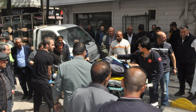 Edirne'de kamyonet yayaya çarptı