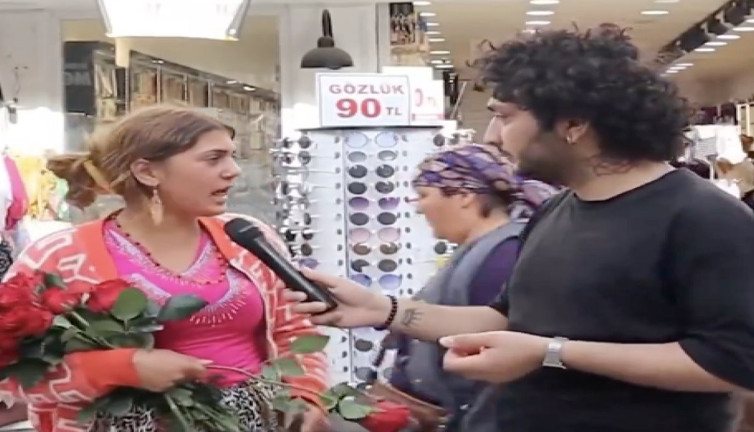 Çiçekçi kızın 'Yarın son gününüz olsa ne yapardınız?' sorusuna verdiği cevaplar güldürdü