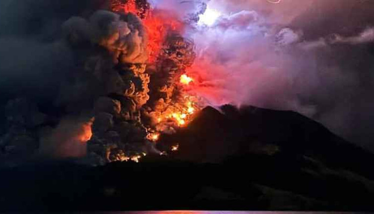 Yanardağ patlaması 10.000 kişiyi göçe zorladı