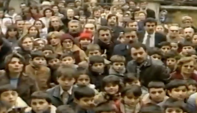 1983 yılına ait videodaki konuşmalar beğeni topladı günümüz ise eleştirildi