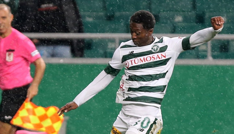 Konyaspor Fenerbahçe maçına 1 saat kala sakatlığı açıkladı