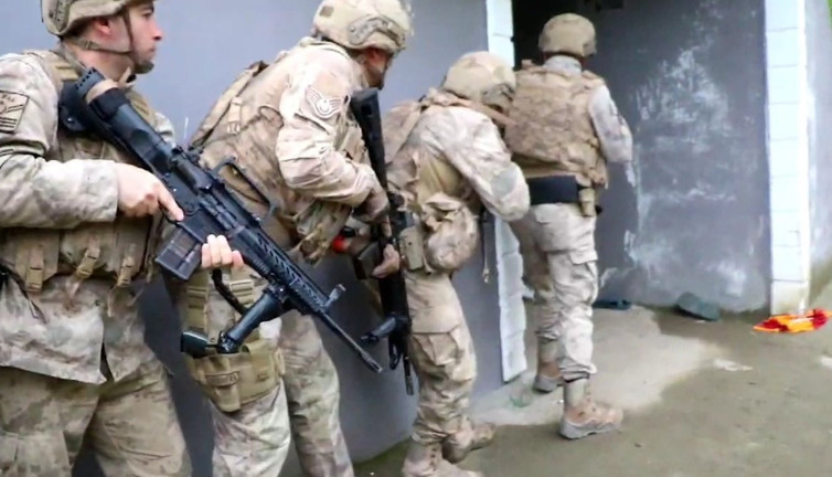 Rize’de 4 yıldır aranıyordu. Gizli bölmede yakalandı