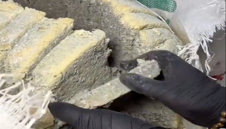 Markette satılan küflü peynire olay yorum: Küften peynir görünmüyor