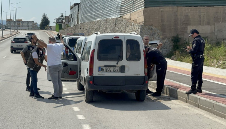 'Şirin dede'yi polis bastı. Sakalından utan