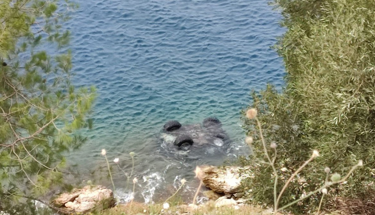 ATV uçurumdan denize düştü