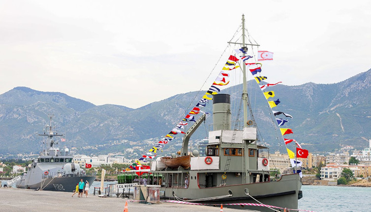 TCG Nusret Müze Gemisi KKTC'de ziyarete açıldı