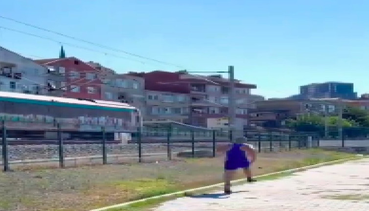 Milli koşucu Halil Özışık Marmaray ile yarıştı