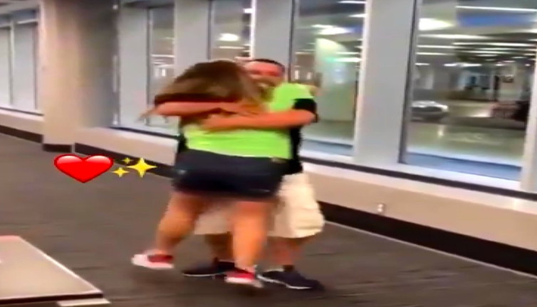 Down sendromlu aşıkların kavuşma anı duygulandırdı