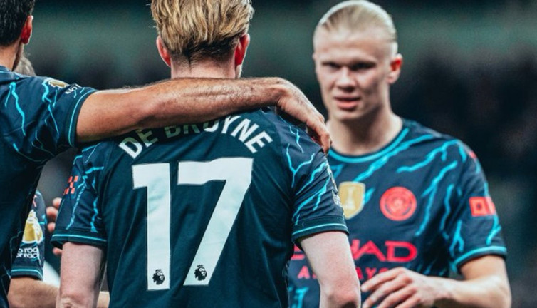 Manchester City kazandı Arsenal mahvoldu