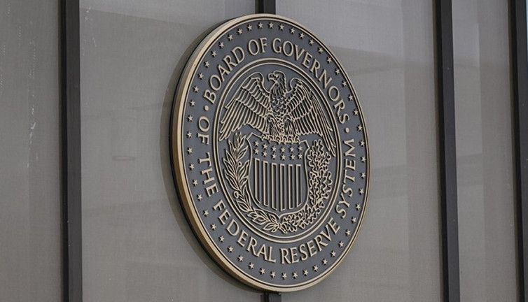 Fed imalat endeksinde daralma sürüyor