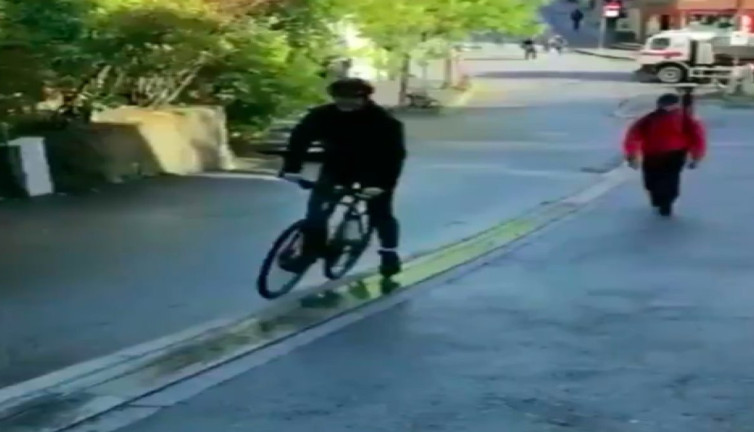 Bisiklet sürücülerine özel bisiklet asansörü hayatı kolaylaştırıyor