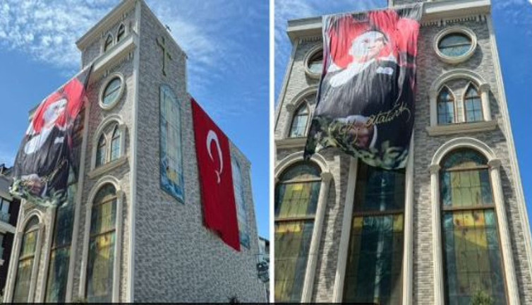 Kiliseye Atatürk posteri ve Türk Bayrağı asıldı