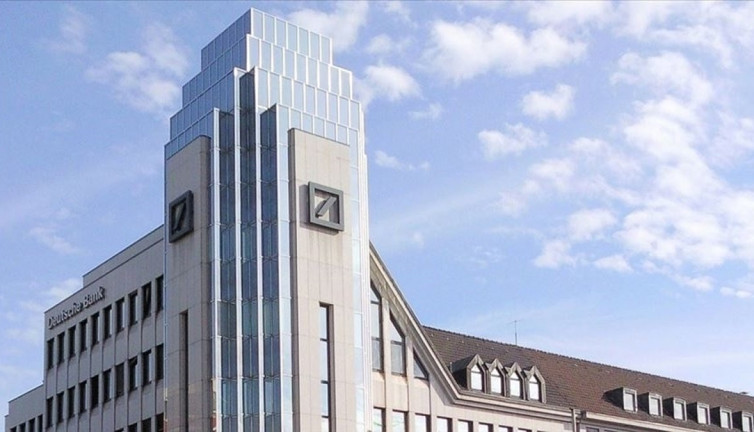 Rusya'da Deutsche Bank ve Commerzbank'a ihtiyati tedbir