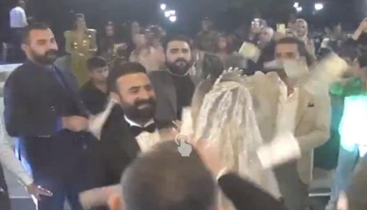 Aşiret düğününde geline 6 kilo altın takıldı