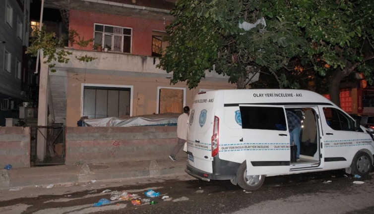 Ümraniye’de yaşlı anne ve oğlu evlerinde ölü bulundu