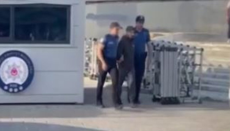 Azılı katili turizm polisi yakaladı. Nişanlısını ve uyuyan annesini öldürmüştü