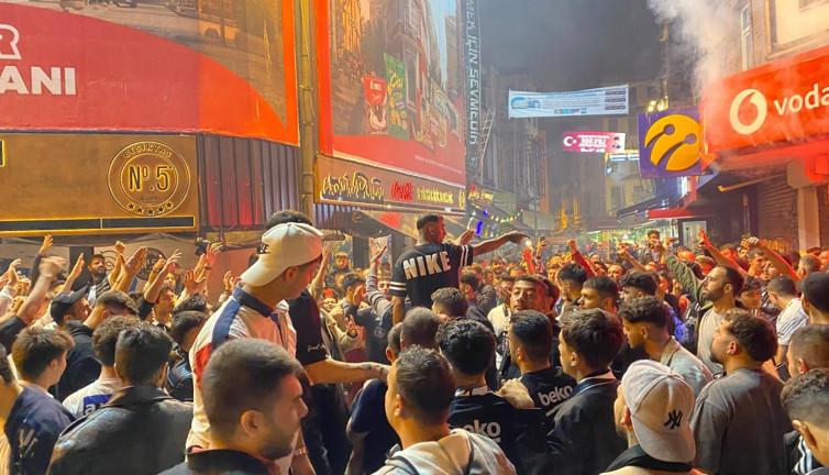 Beşiktaş Çarşı'da kupa coşkusu