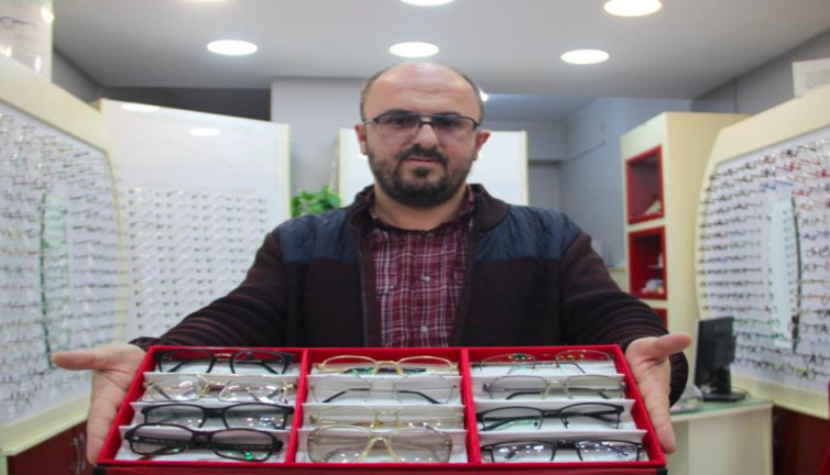 Askıda ekmek projesinden sonra yeni proje: 'Askıda gözlük'