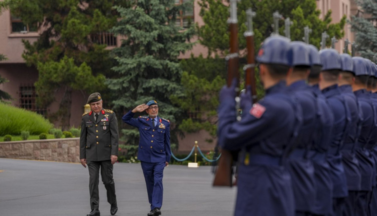 Genelkurmay Başkanı Gürak BAE'li mevkidaşı el-Mazrui ile görüştü