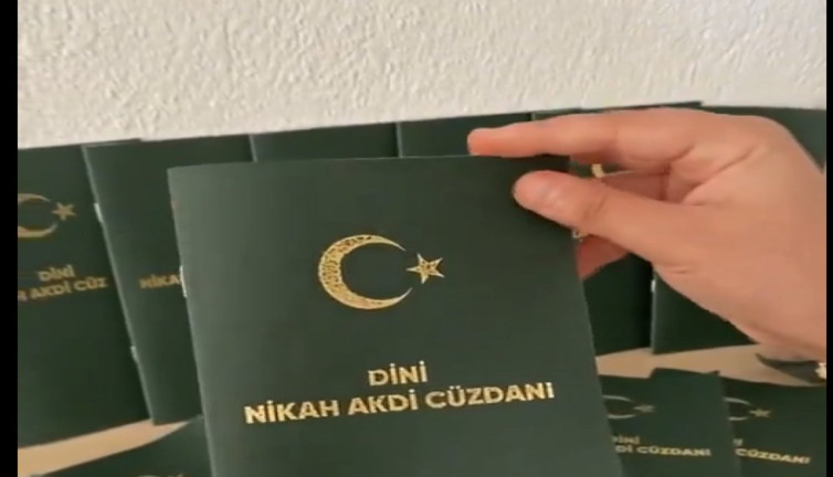 Sosyal medyada paylaşılan Dini nikah cüzdanı tepki topladı
