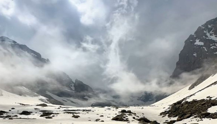 90 dakikalık kar çekimini 38 saniyeye sığdırdı. Himalaya ve Alp Dağlarını aratmadı