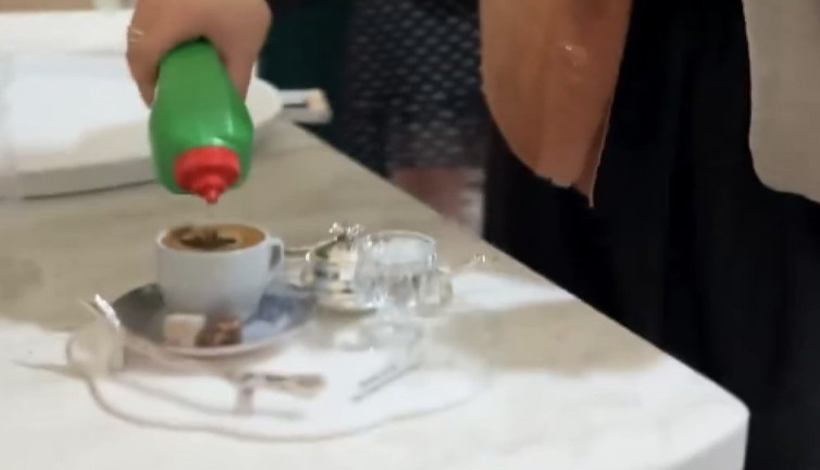 Kız isteme töreninde yine kahve terörü: Bulaşık deterjanı çamaşır suyu koydular