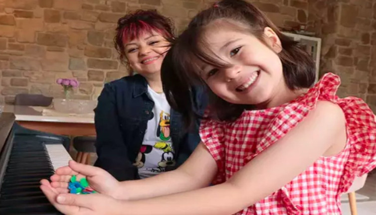 Fasulye taneleriyle piyano öğrenen Rüya dünya birincisi oldu