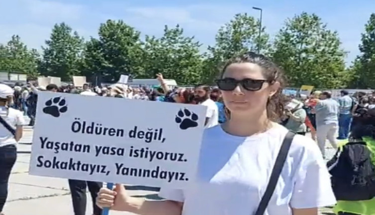 Melis Birkan da hayvan hakları için Yenikapı'daki mitinge katıldı
