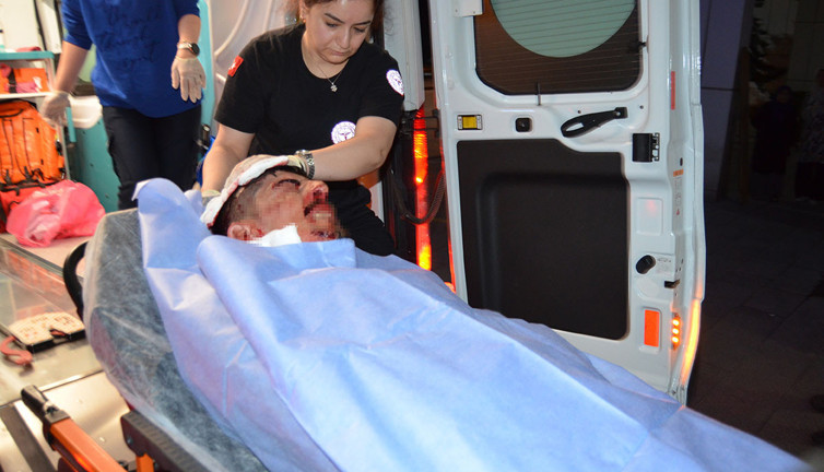 1 hafta önce boşandığı eşi ve sevgilisi ile yolda karşılaştı: 3 yaralı