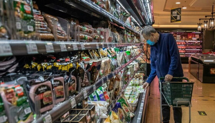 Sosisteki büyük tehlike ağzınıza bile sürmeyin. Zincir marketlerde satılıyor