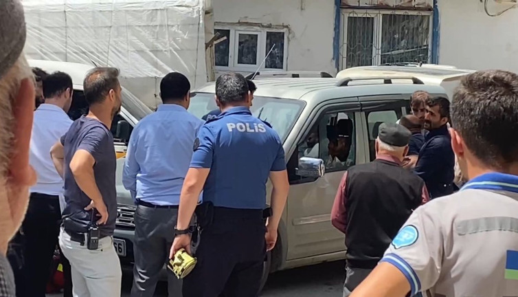 Tokatlı muhtar kafasından vuruldu