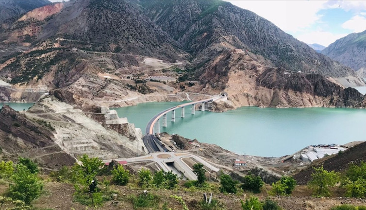 Yusufeli Merkez Viyadüğü yarın açılıyor. Seyahat süresi 25 dakika kısalacak