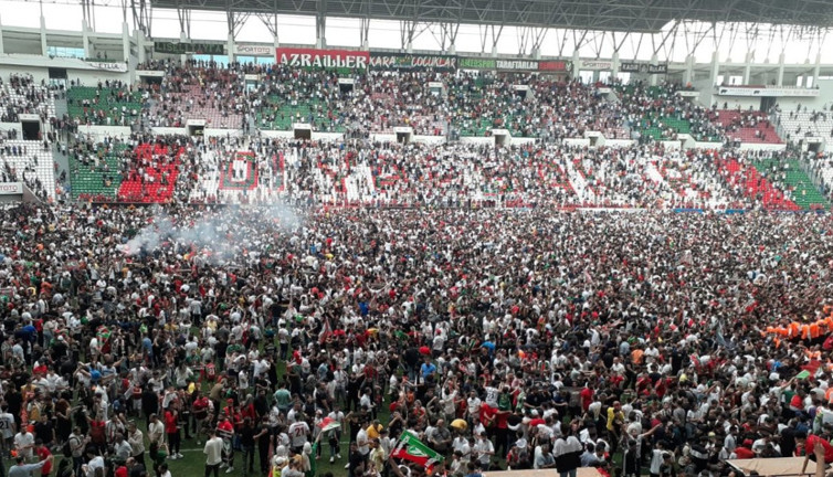 Ersun Yanal yıldızları Diyarbakır'a çağırdı