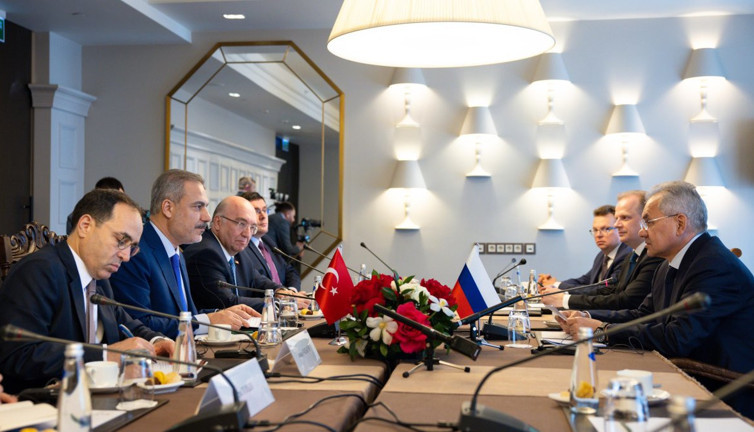 Fidan Moskova'da Şoygu ile görüştü