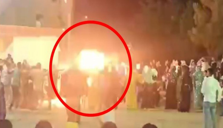 Havai fişek 9 kişiyi yaraladı