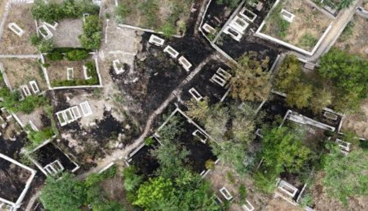 Mezarlıkta esrarengiz yangın