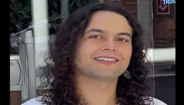 Dünyaca ünlü saç stilisti erkek müşterilerine yaptığı değişimlerle göz kamaştırıyor