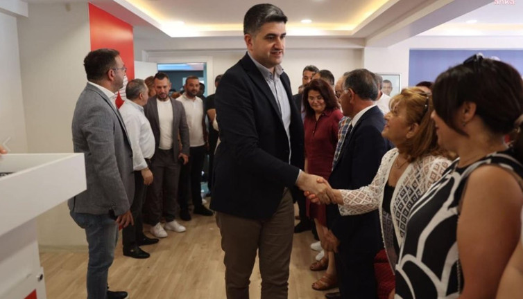 Ataşehir Belediye Başkanı Adıgüzel, partililerle bayramlaştı