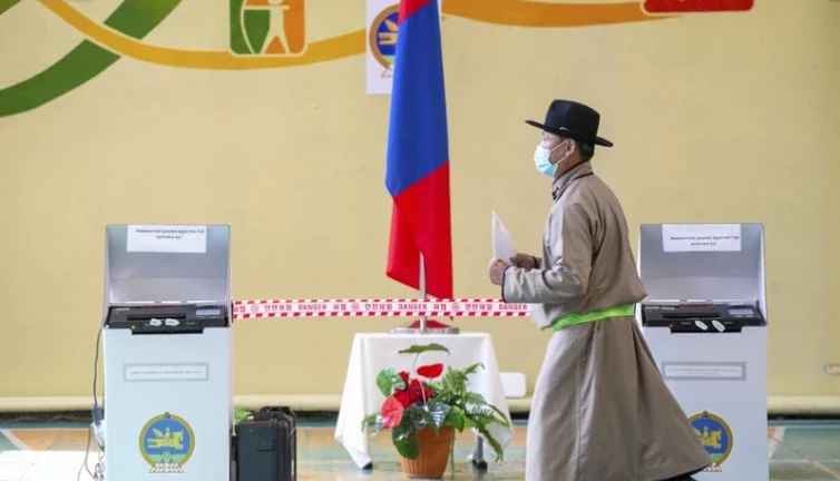 Moğolistan yarın sandığa gidiyor