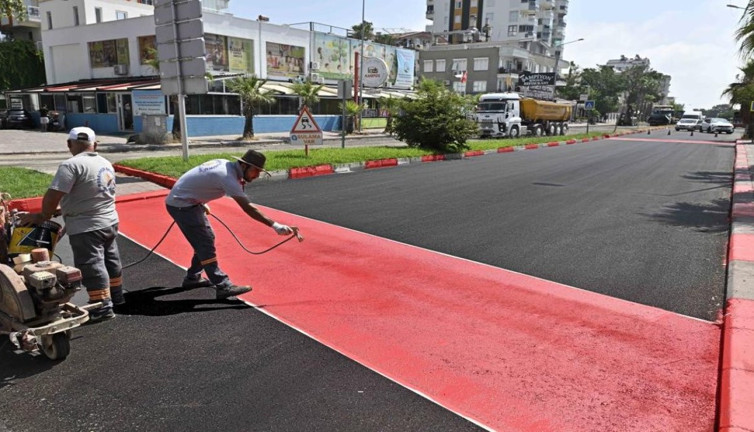 Lara Caddesi yenilendi