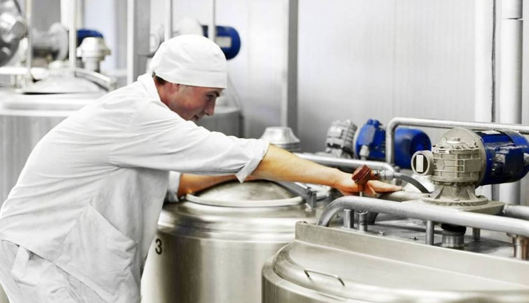 Türkiye'nin ünlü süt fabrikası iflasla boğuşuyor. Alacaklılar sıraya girdi