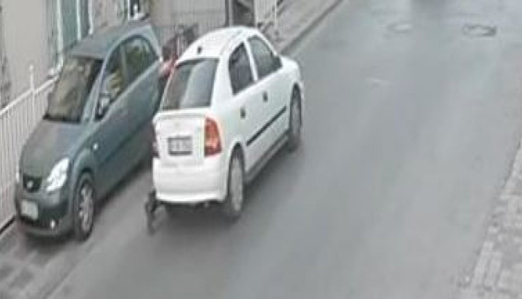 Aracıyla polisi yerlerde sürükledi