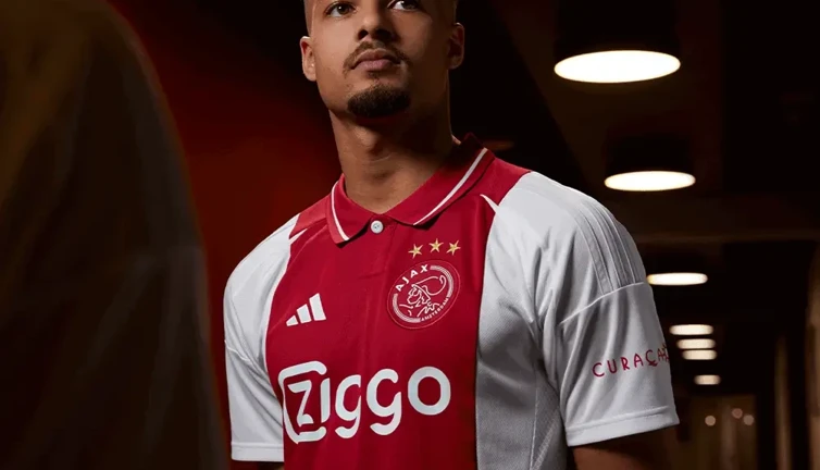 Ajax yeni sezon formasını tanıttı
