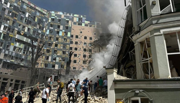 Kremlin: Çocuk hastanesini biz değil Ukrayna vurdu