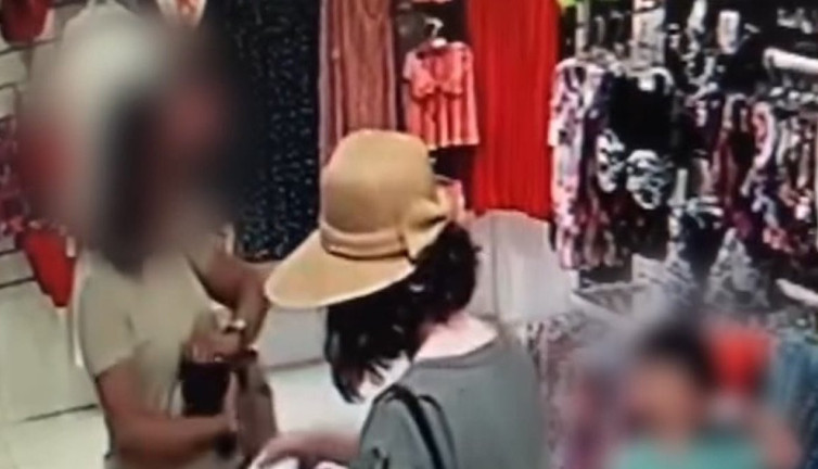 İzmit'te kadın fantezi kıyafetini çaldı